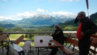 Fernsicht mit der Abendsonne im Ruecken